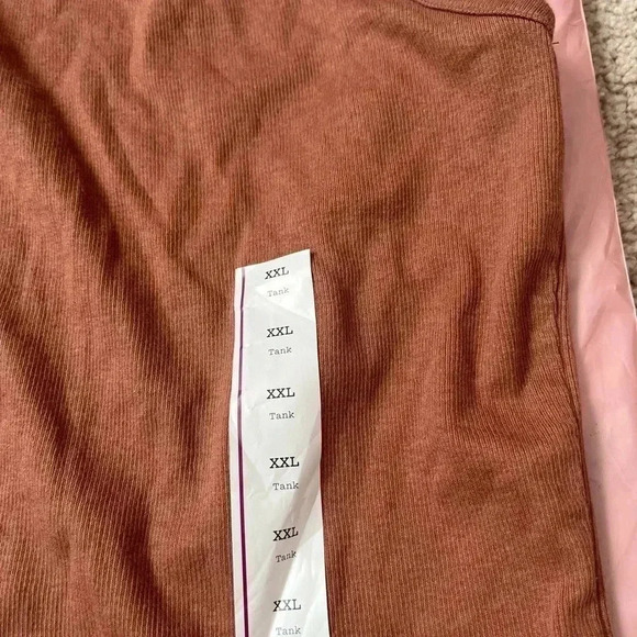 A new day tank top - Picture 1 of 5